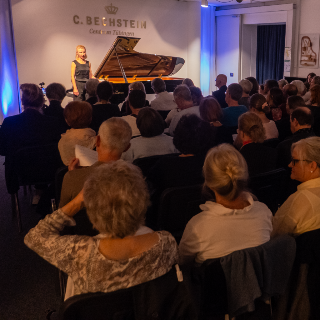 Mariya im Konzert in Tübingen