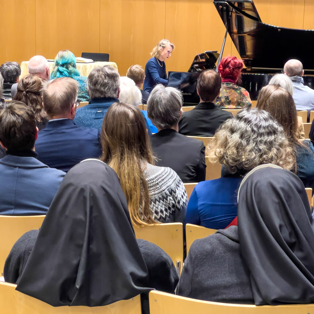 Mariya beim Konzert im Stuttgarter Rathaus